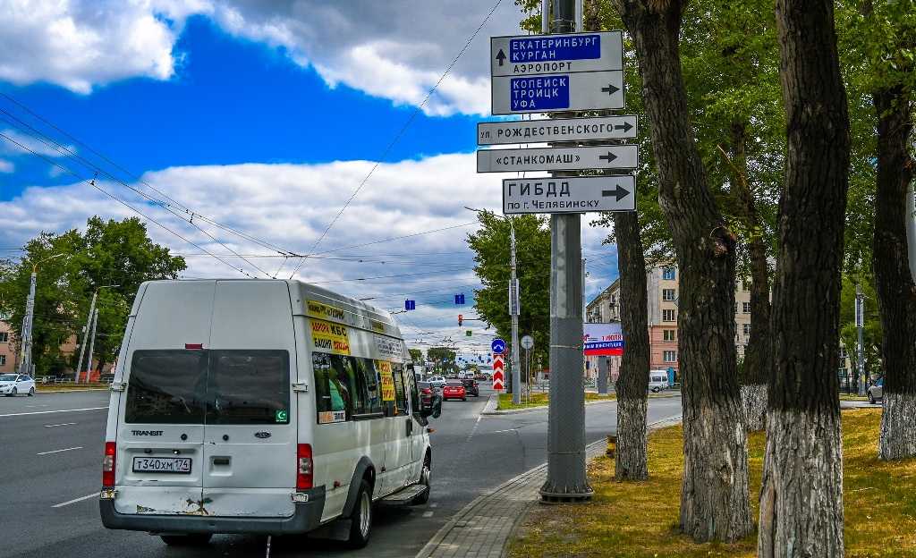 Водитель маршрутки в Челябинске с матом выгнал пассажиров