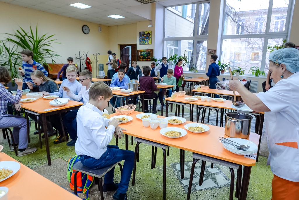 Наталья Котова дала поручение жестче контролировать безопасность питания в школах