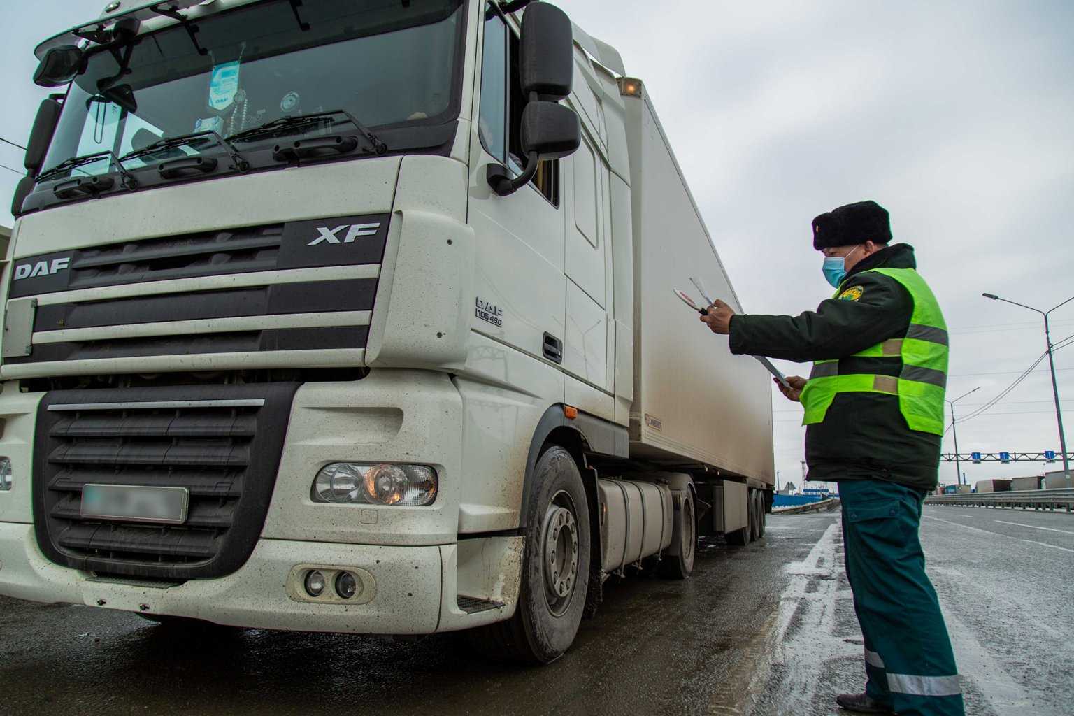 Челябинские таможенники в прошлом году пресекли ввоз контрафакта на 165,4 миллиона рублей