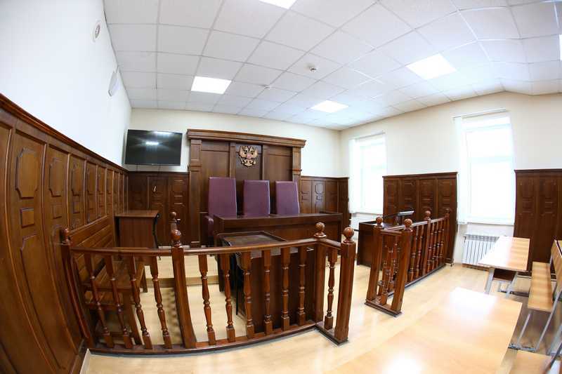 Отправленного в СИЗО главного инженера водоканала Копейска обвиняют во взятке