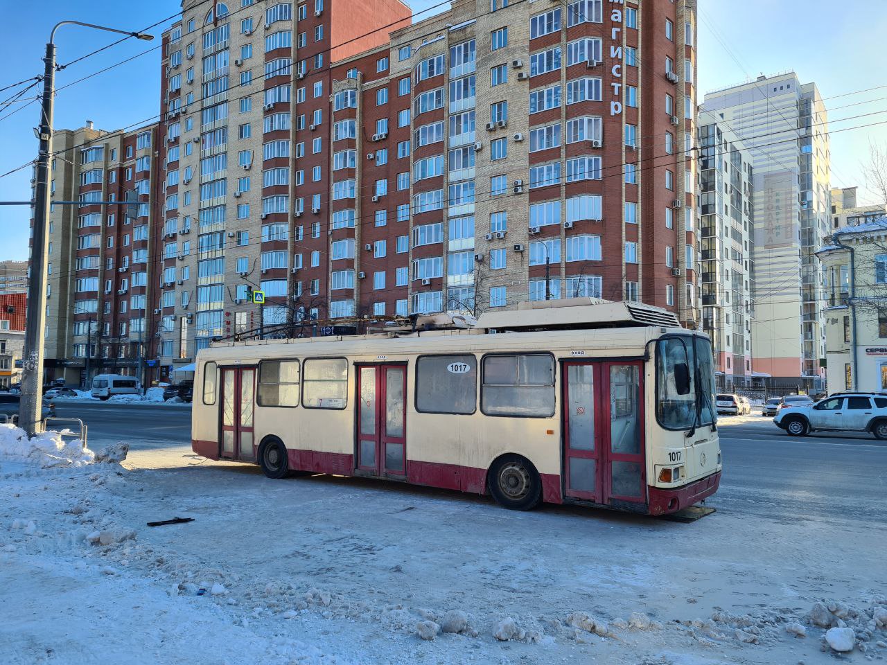 В Челябинске загорелся троллейбус