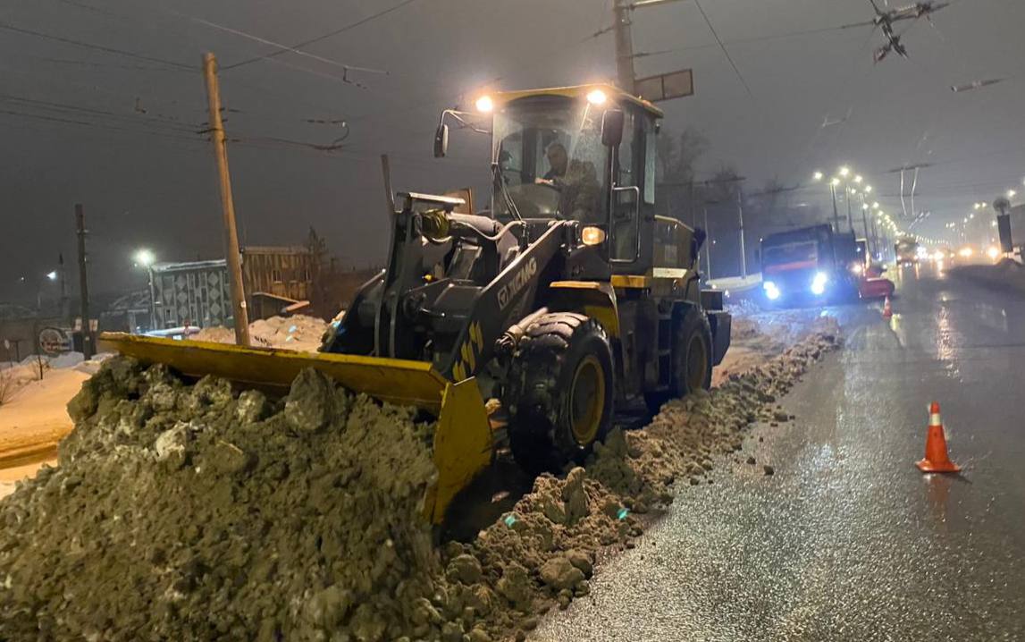 В Челябинске вновь снегопад, дорожники работают в усиленном режиме |  07.02.2024 | Челябинск - БезФормата