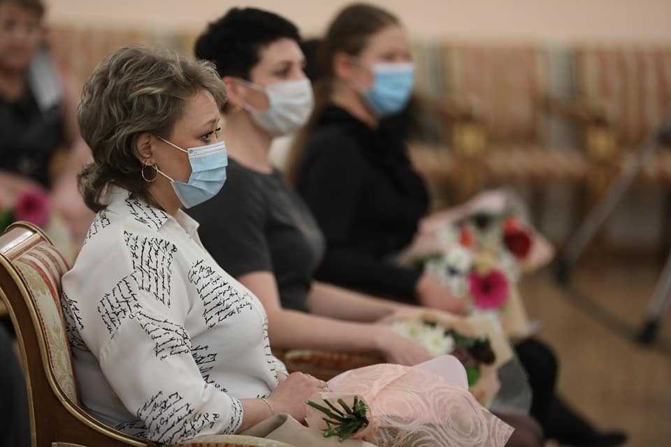 В Челябинске наградили медиков за эвакуацию пациентов больницы после взрыва