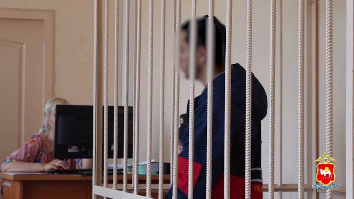 Курьер мошенников задержан при получении денег у южноуральской пенсионерки