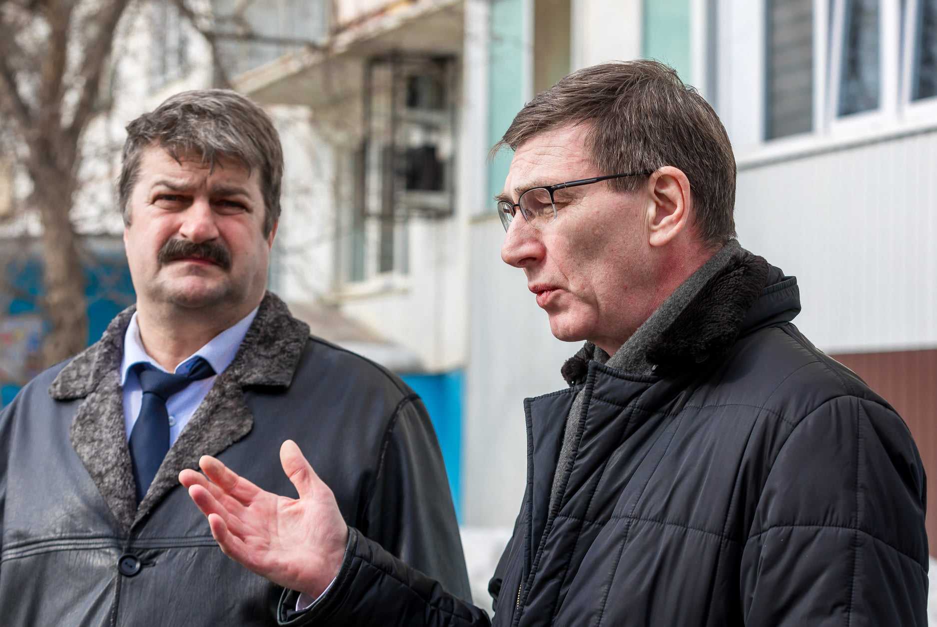 Сергей Антипов лично проверил качество уборки дворов и тротуаров в Курчатовском районе