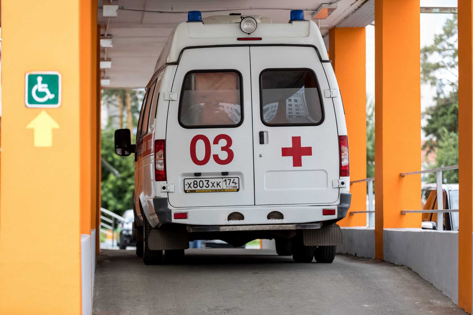 В Челябинске на парковке машина сбила пятилетнего мальчика