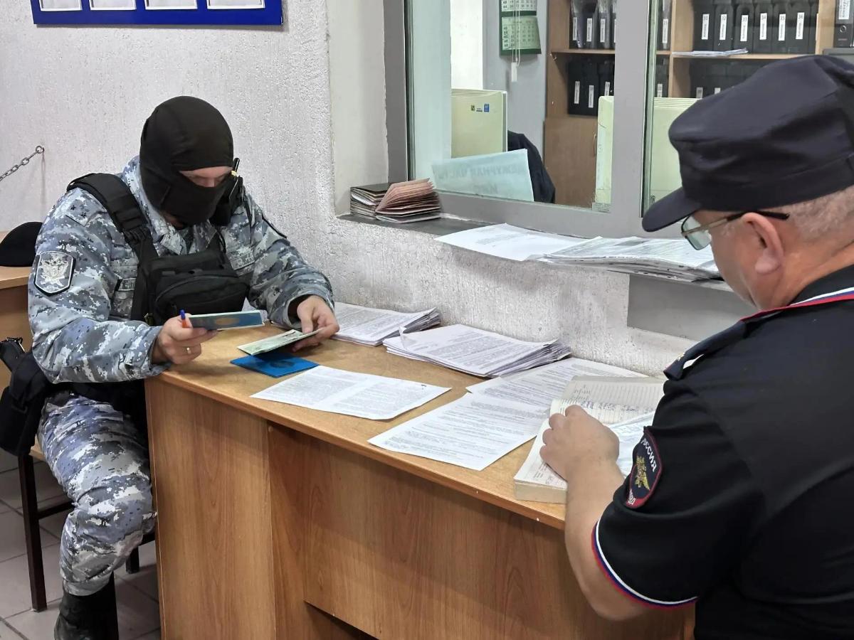 С Южного Урала принудительно выслали 21 мигранта
