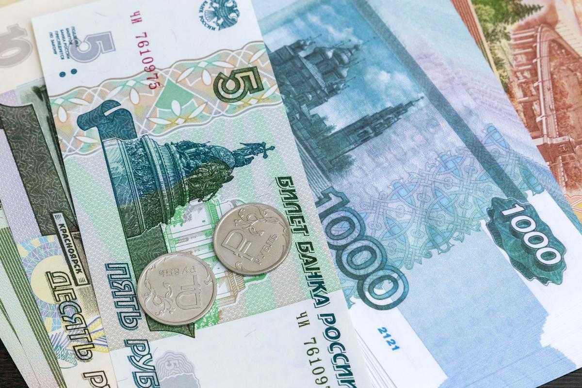 Осужденный южноуральский экс-замминистра скрывал доходы, оформляя все на близких