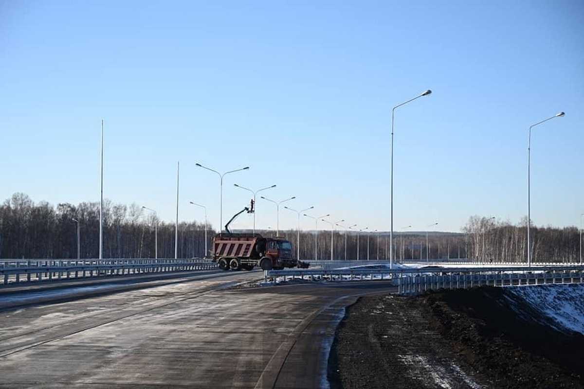 Треснул мост: в Челябинской области перекрыто движение через реку Сим