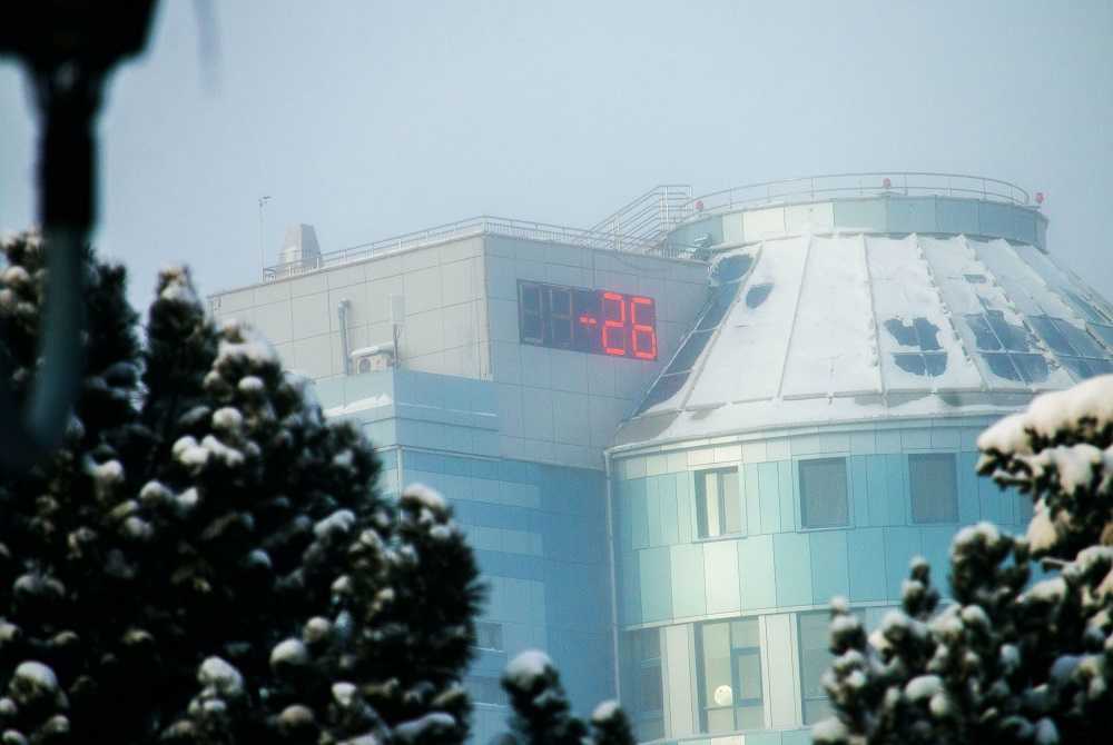 В Челябинске из-за морозов 13 января отменили занятия у половины школьников