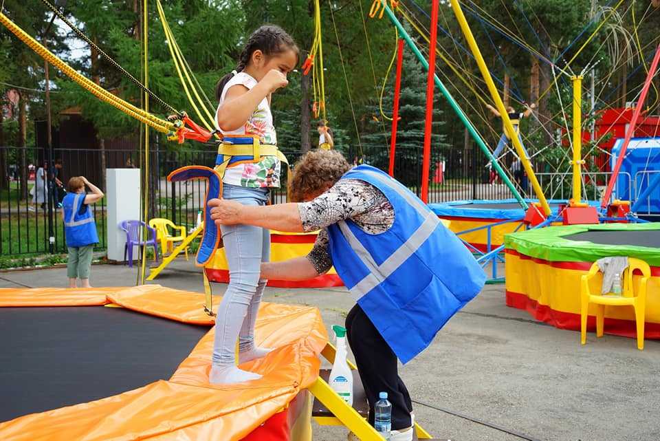 В челябинском парке для малышей открыли безопасный детский городок