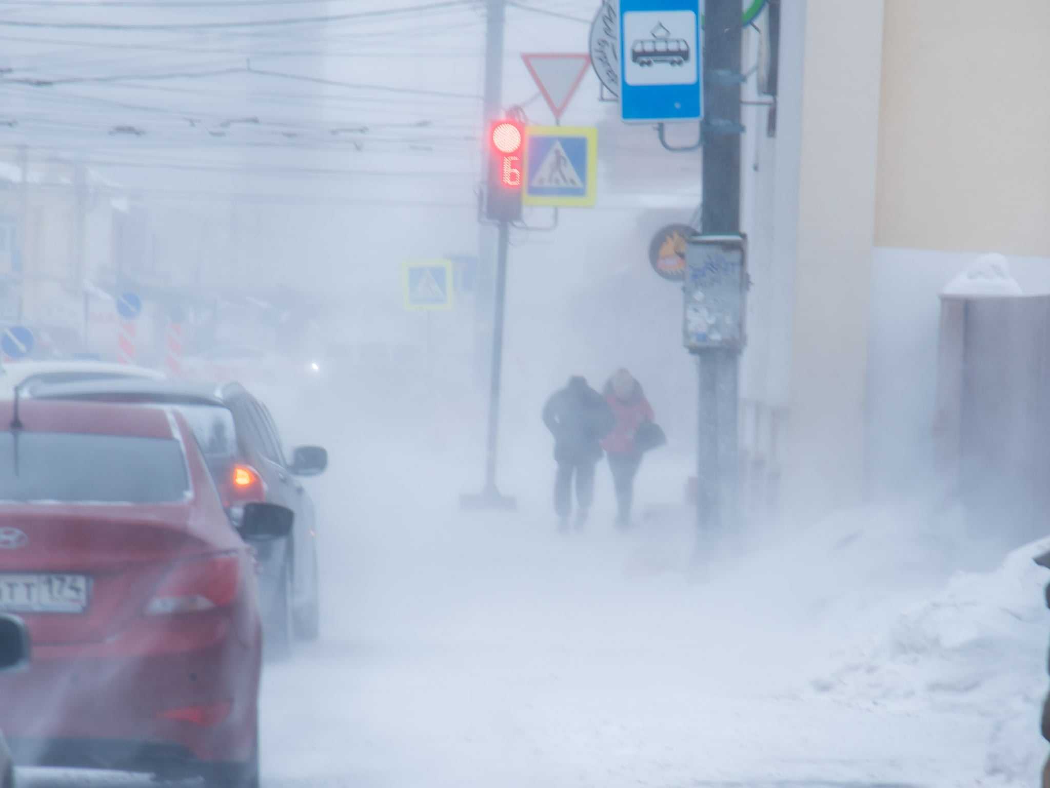 Челябинским школьникам 24 февраля отменили занятия из-за мороза и сильного ветра