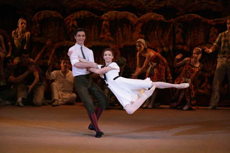 В Челябинске открылась онлайн-продажа билетов на балет Большого театра