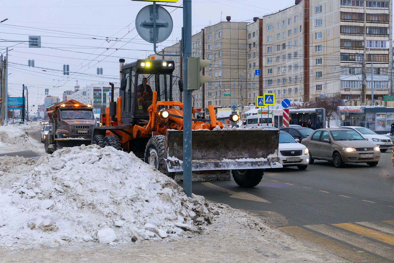 Челябинские дорожники сосредоточатся на вывозе снега у пешеходных переходов