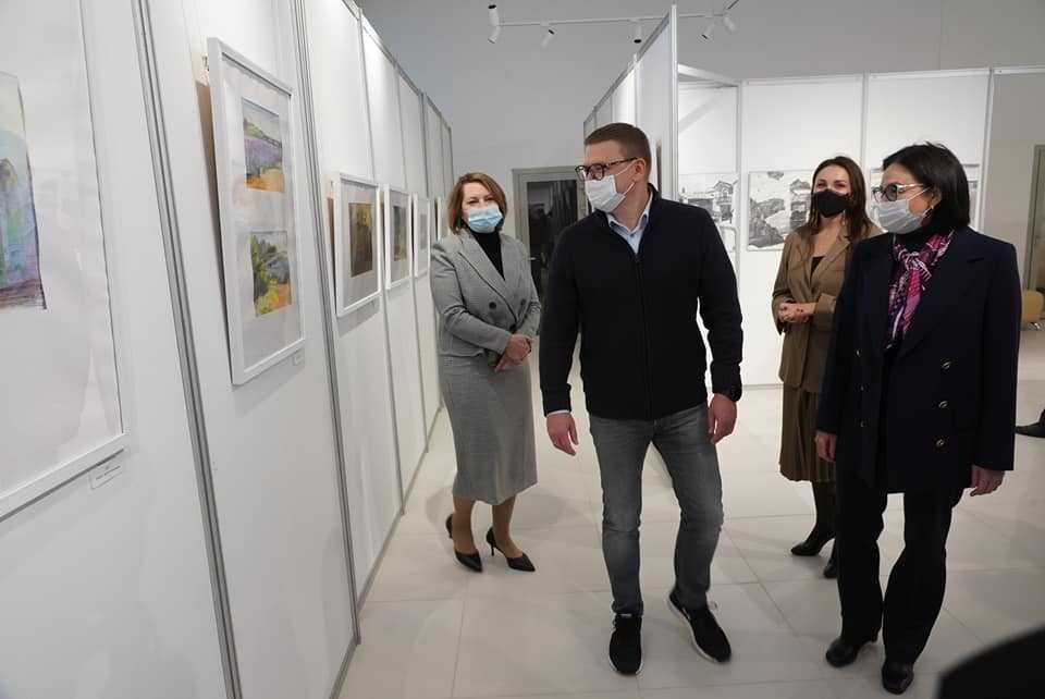 В Челябинске в детской школе искусств открыли выставочный зал