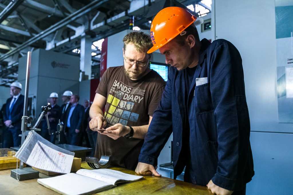 Южноуральцам помогут найти работу с зарплатой больше 100 тысяч рублей