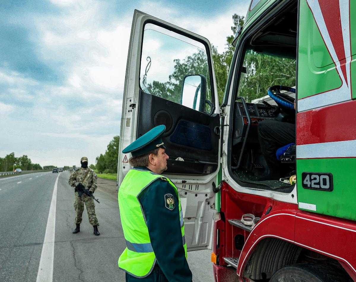На Южном Урале таможенники пресекли попытку вывоза спецтехники