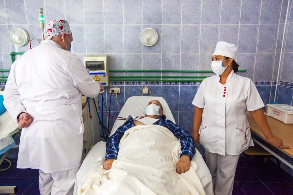 Южноуральские больницы усиливают кадрами из-за рубежа