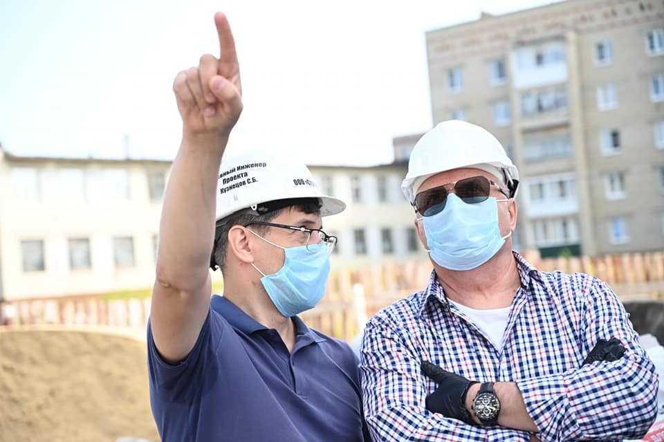 Сколько строителей на Южном Урале и какая у них зарплата