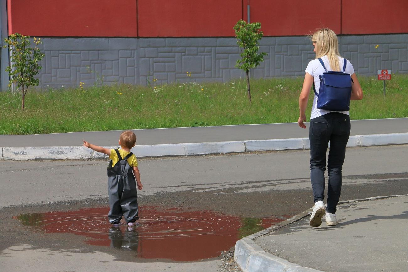 Многодетные родители из Челябинска рассказали, почему молодежь боится заводить детей