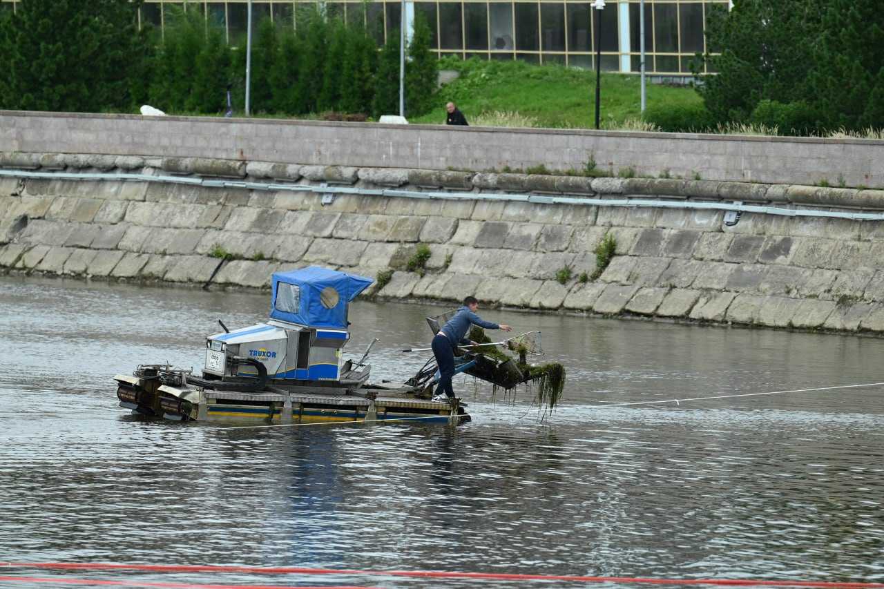 500 тысяч кубометров ила извлекли со дна городского пруда в Златоусте