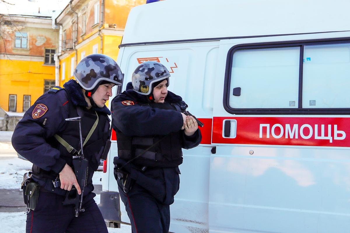 В Челябинске полицейские провели крупные учения