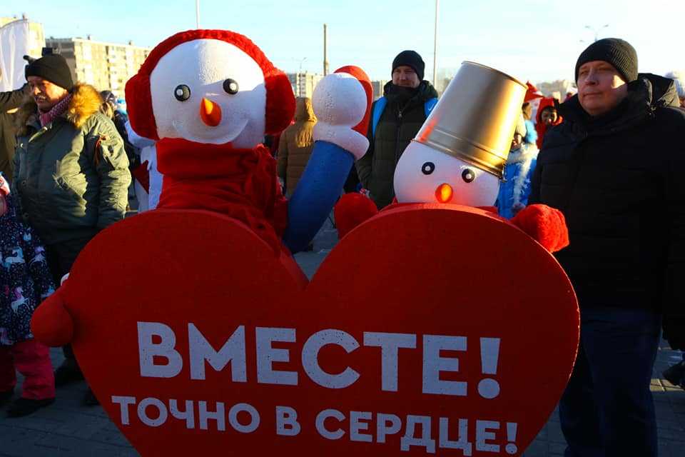  «Снеговики-добряки» в Челябинске продолжают исполнять детские мечты