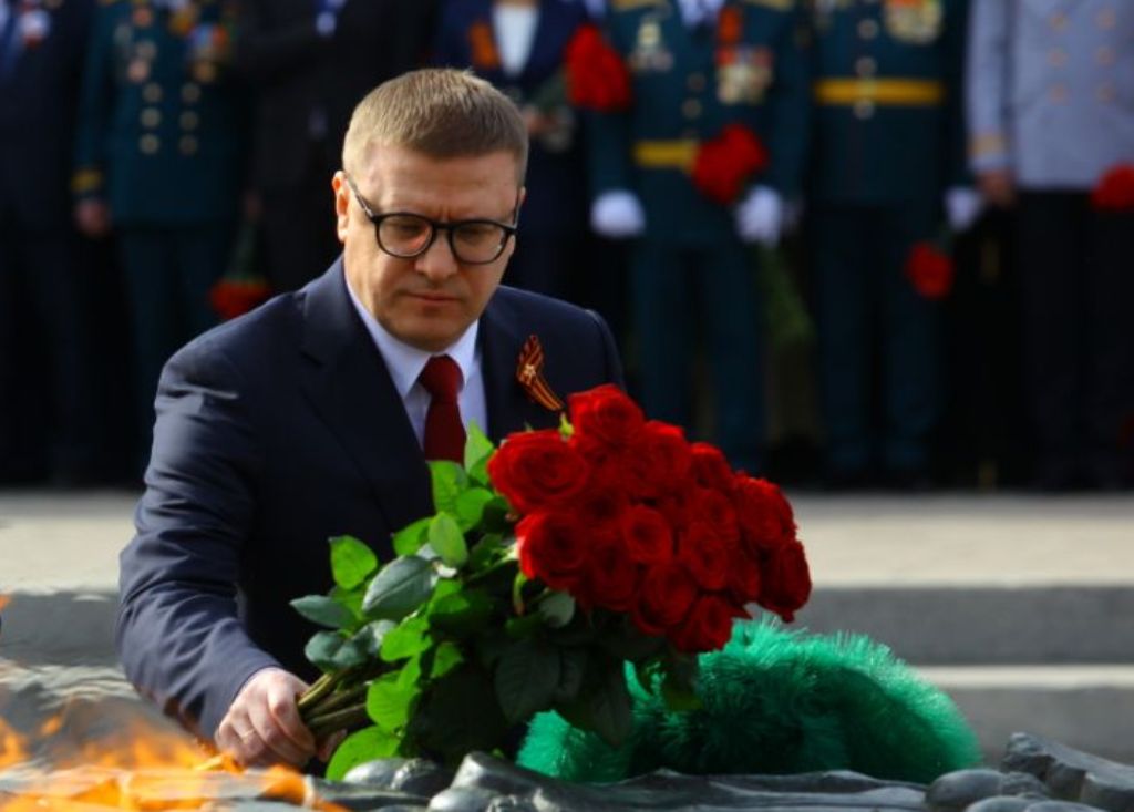 Губернатор Алексей Текслер поздравляет южноуральцев с Днем Победы