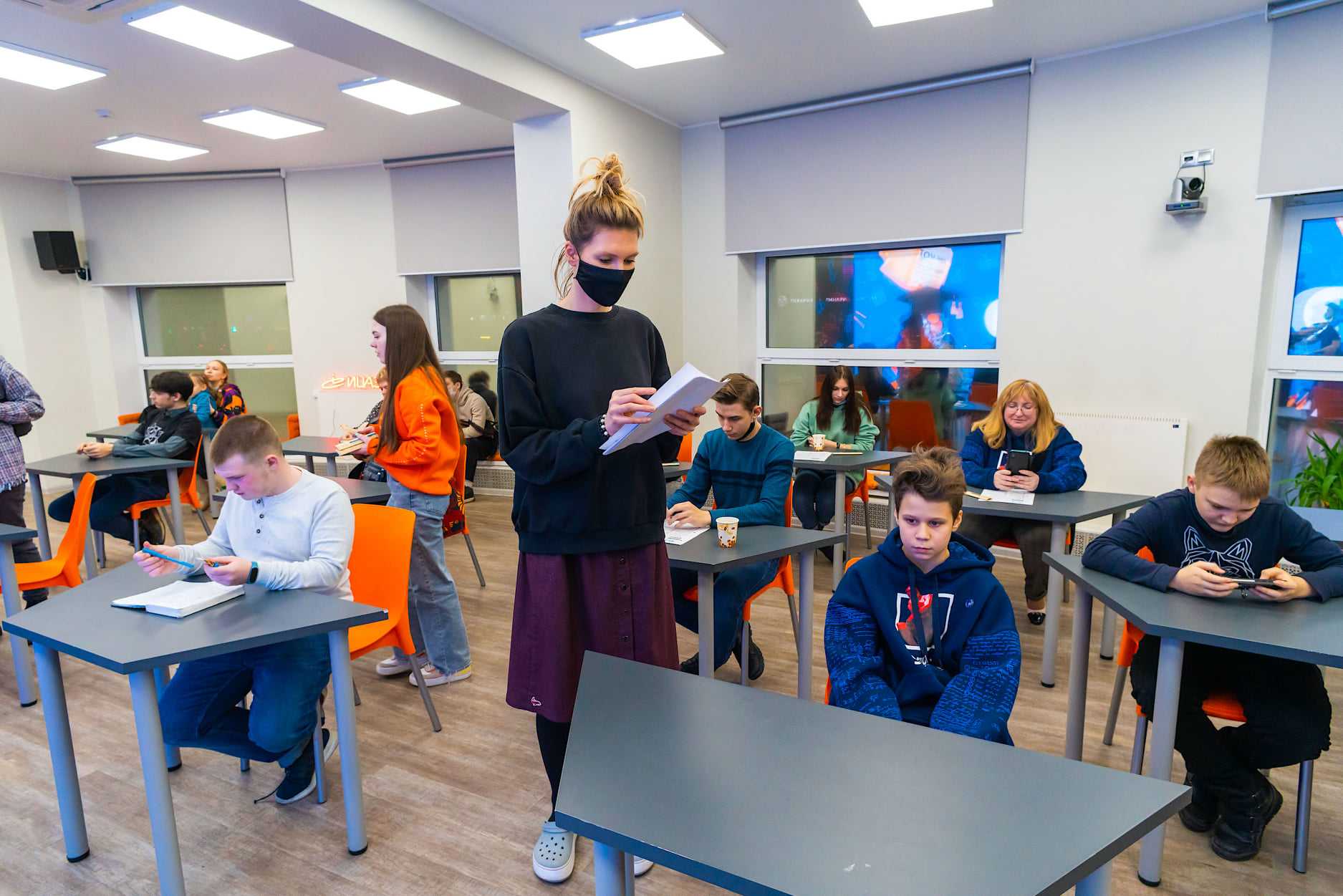 Высший балл на ЁГЭ в Челябинске получили школьник и кандидат наук