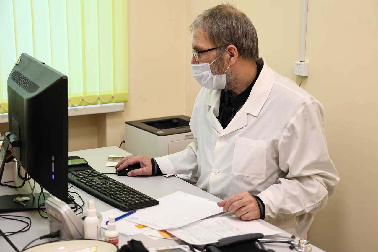 Хирург Игорь Ишков рассказал, как распознать первые признаки артроза суставов