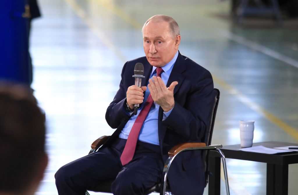 Владимир Путин заявил, что у противника нет шансов сбить российские ракеты «Орешник»