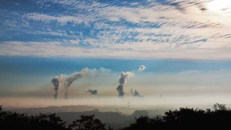 Челябинским заводам напомнили о необходимости снижения выбросов