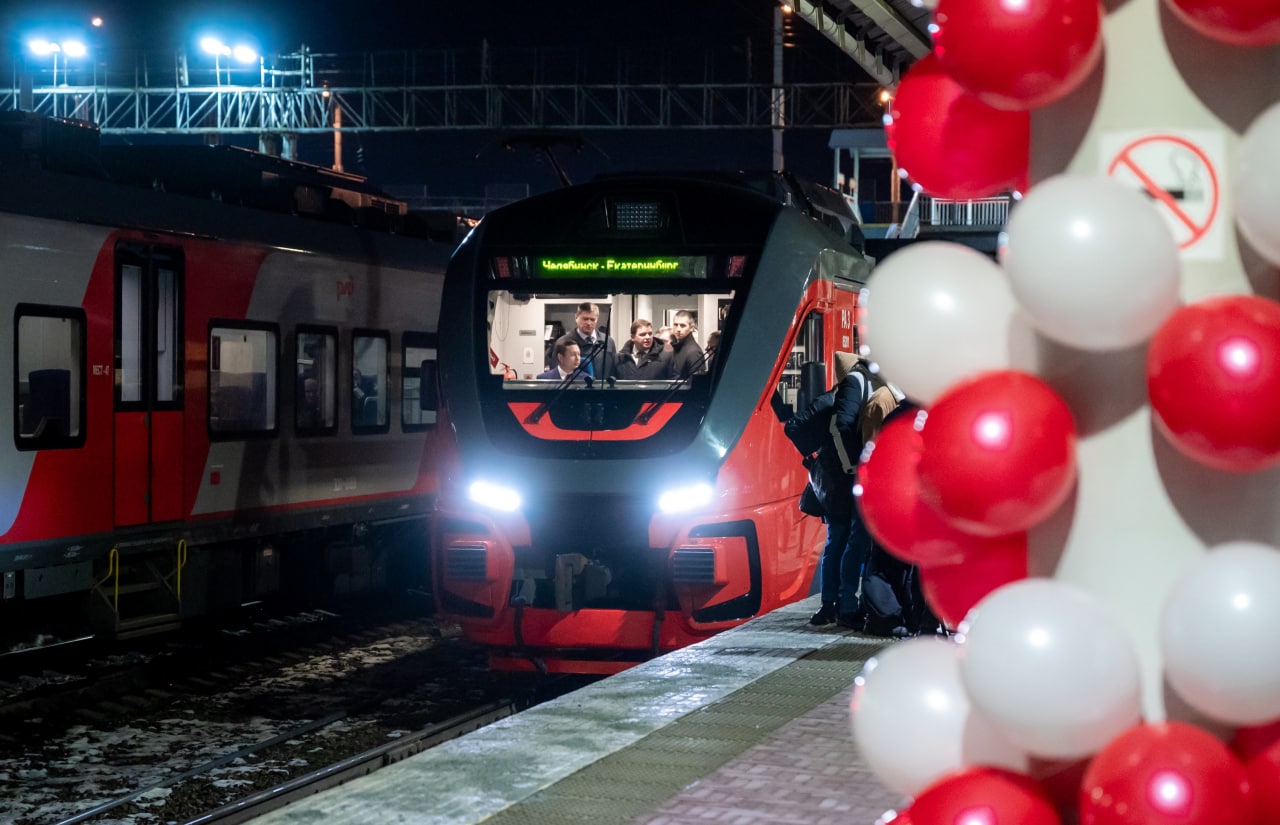 В первом скоростном поезде из Челябинска до Екатеринбурга почти не было  свободных мест