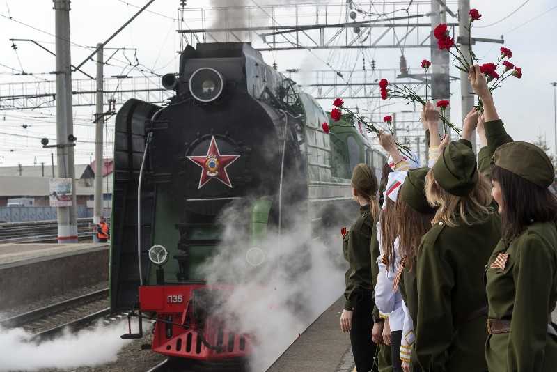 Кыштым электрички. Паровоз Победы Карталы. Поезд Победы Челябинск. Поезд Победы Карталы. Ретро поезд Челябинск.