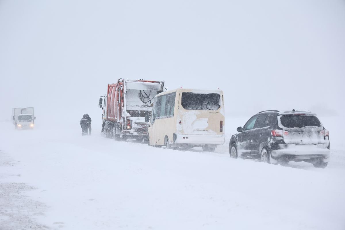 ГАИ Южного Урала ввела запрет для авто на летних шинах