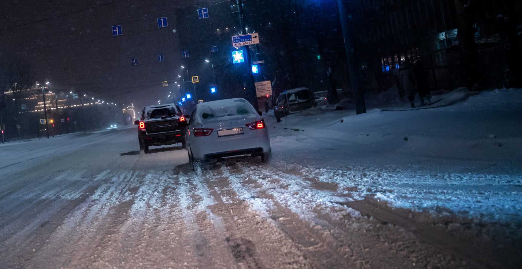 Снег в Челябинске убирают круглосуточно