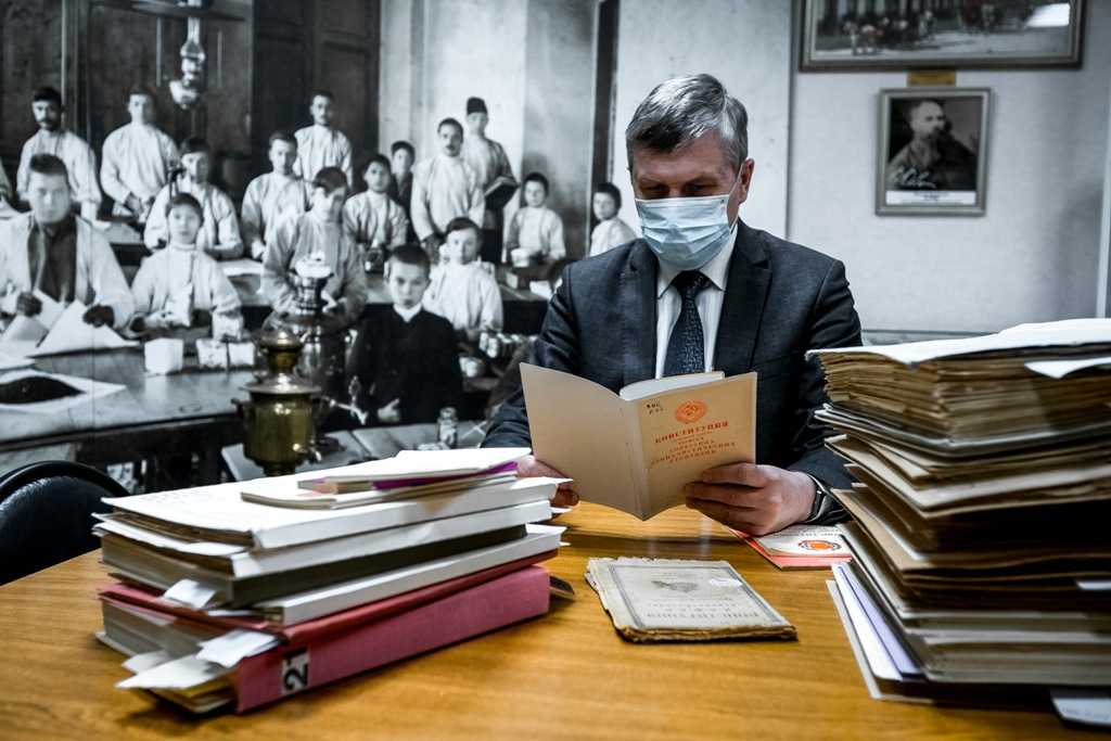 Челябинский библиотекарь открыла тайны хранения древних книг
