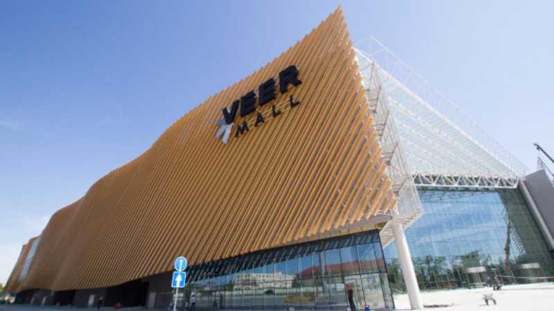 ЧМК произвел балку для строительства ТЦ Veer Mall в Екатеринбурге