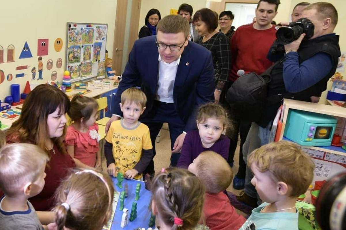 Челябинским родителям разрешат прийти на новогодние утренники в детские сады