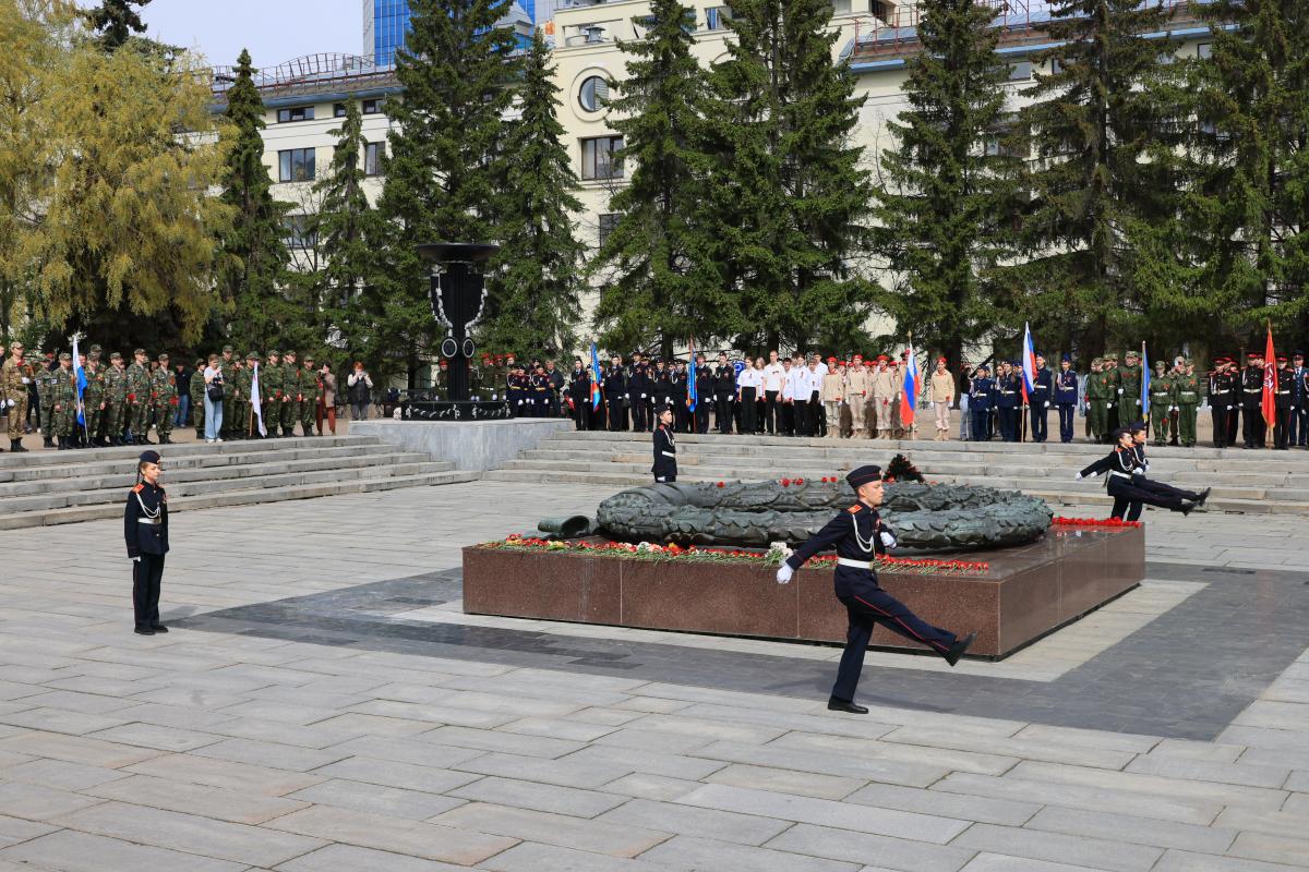 На Аллее Славы в Челябинске торжественно открыли Пост №1