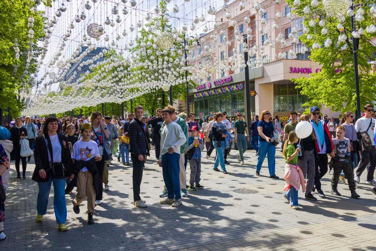 В каждом парке и сквере Челябинска прошли праздничные мероприятия, посвященные Победе