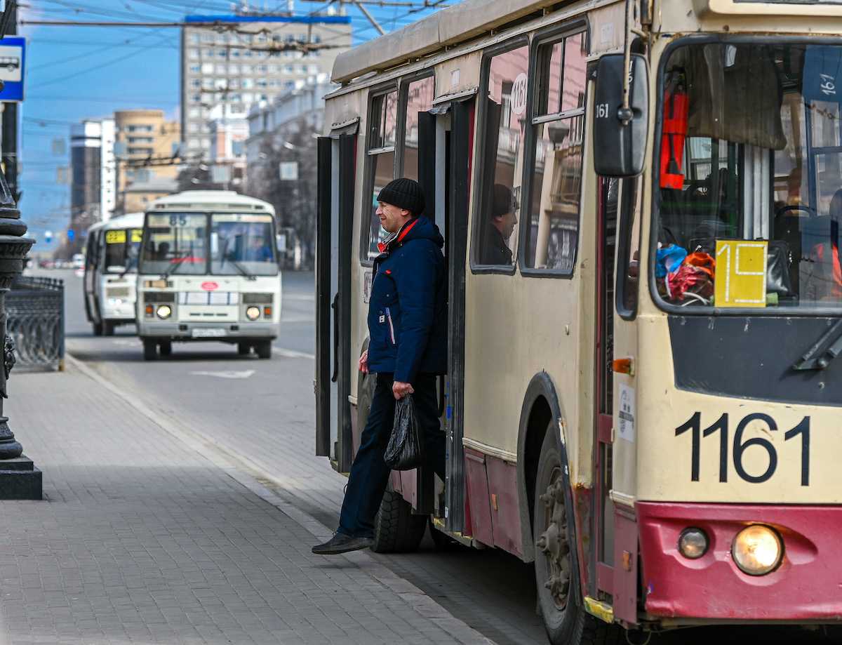 В Челябинске на выходные закроют движение троллейбусов на вокзал