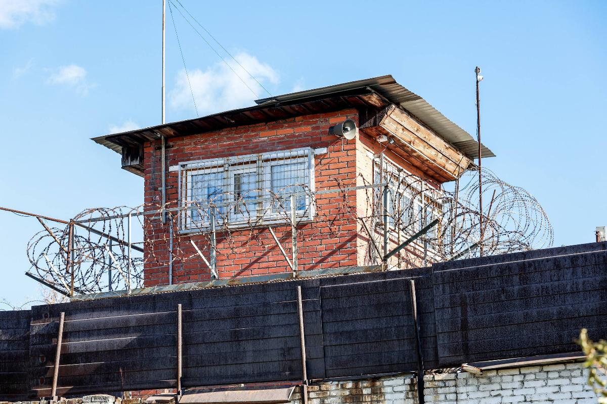 Коммерсанта за подкуп сотрудника челябинского аэропорта отправили в колонию