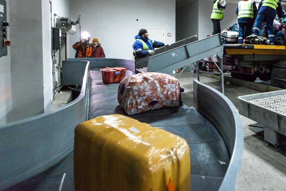 Конфликт вокруг багажа в аэропорту Челябинска обернулся для «Победы» прокурорской проверкой