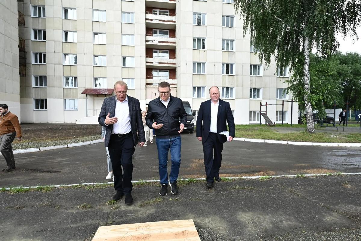 Алексей Текслер проверил социальные объекты и новое пространство в Озёрске