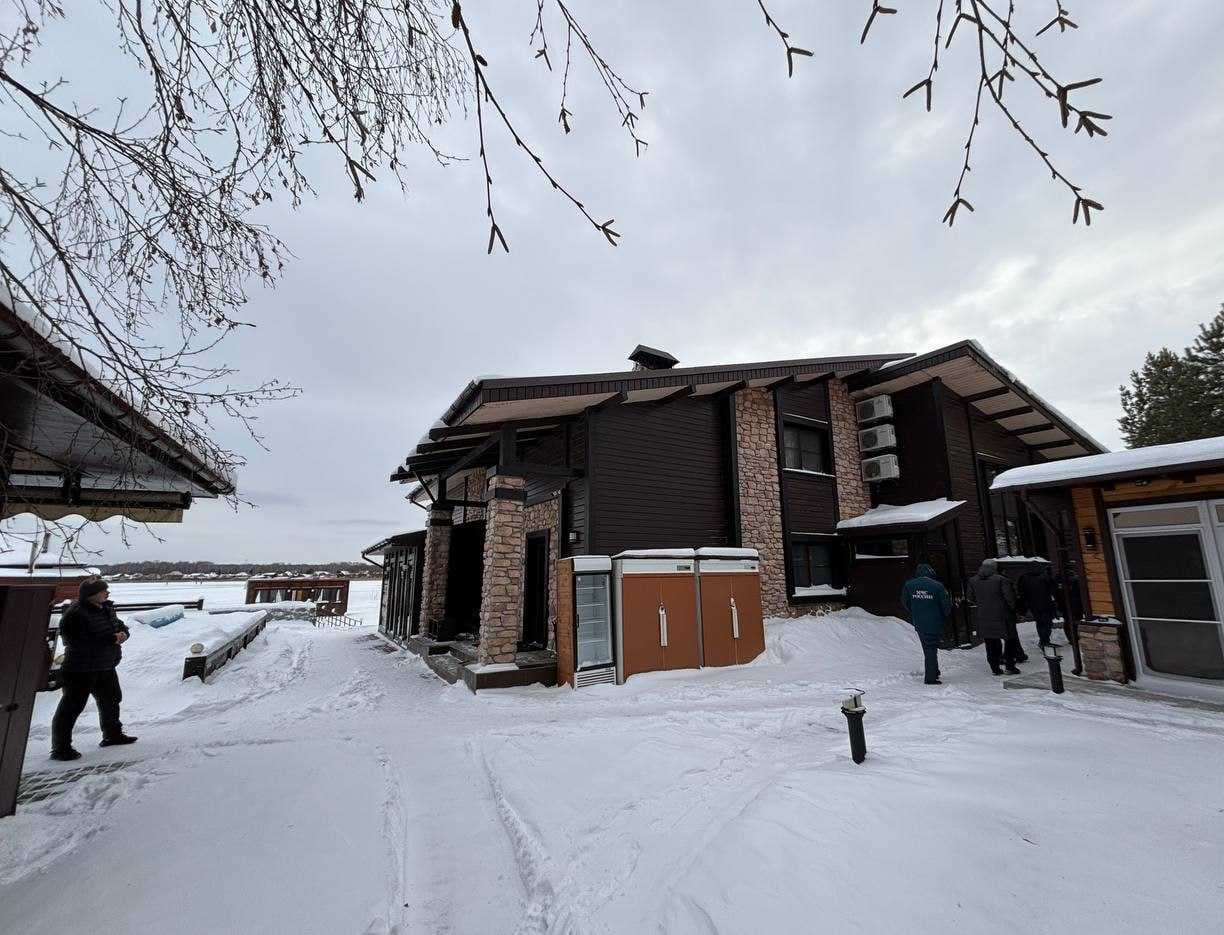 Прокуратура требует снести базу на берегу озера Малый Кременкуль