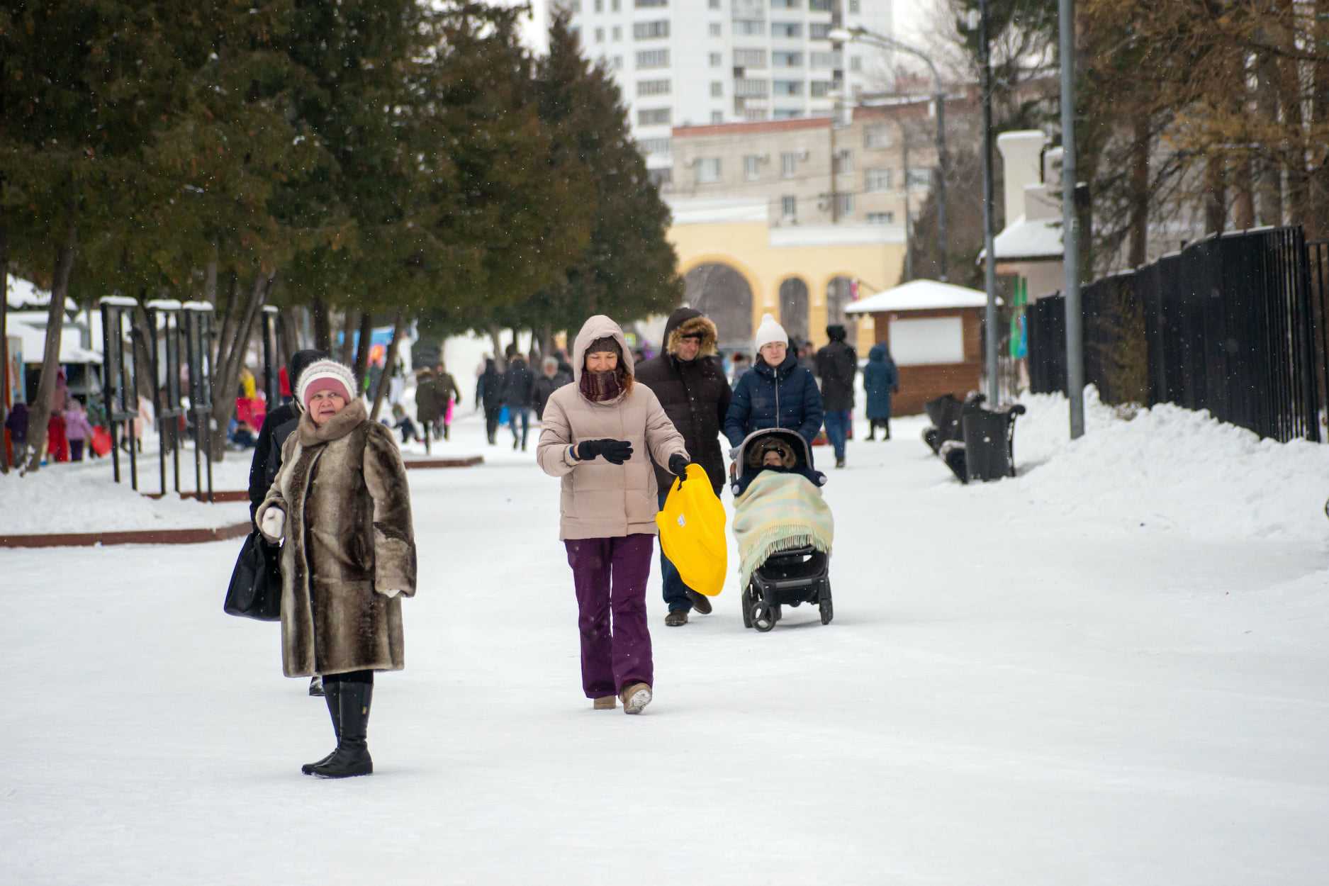 Как выглядят улицы Челябинска в первый день нового года