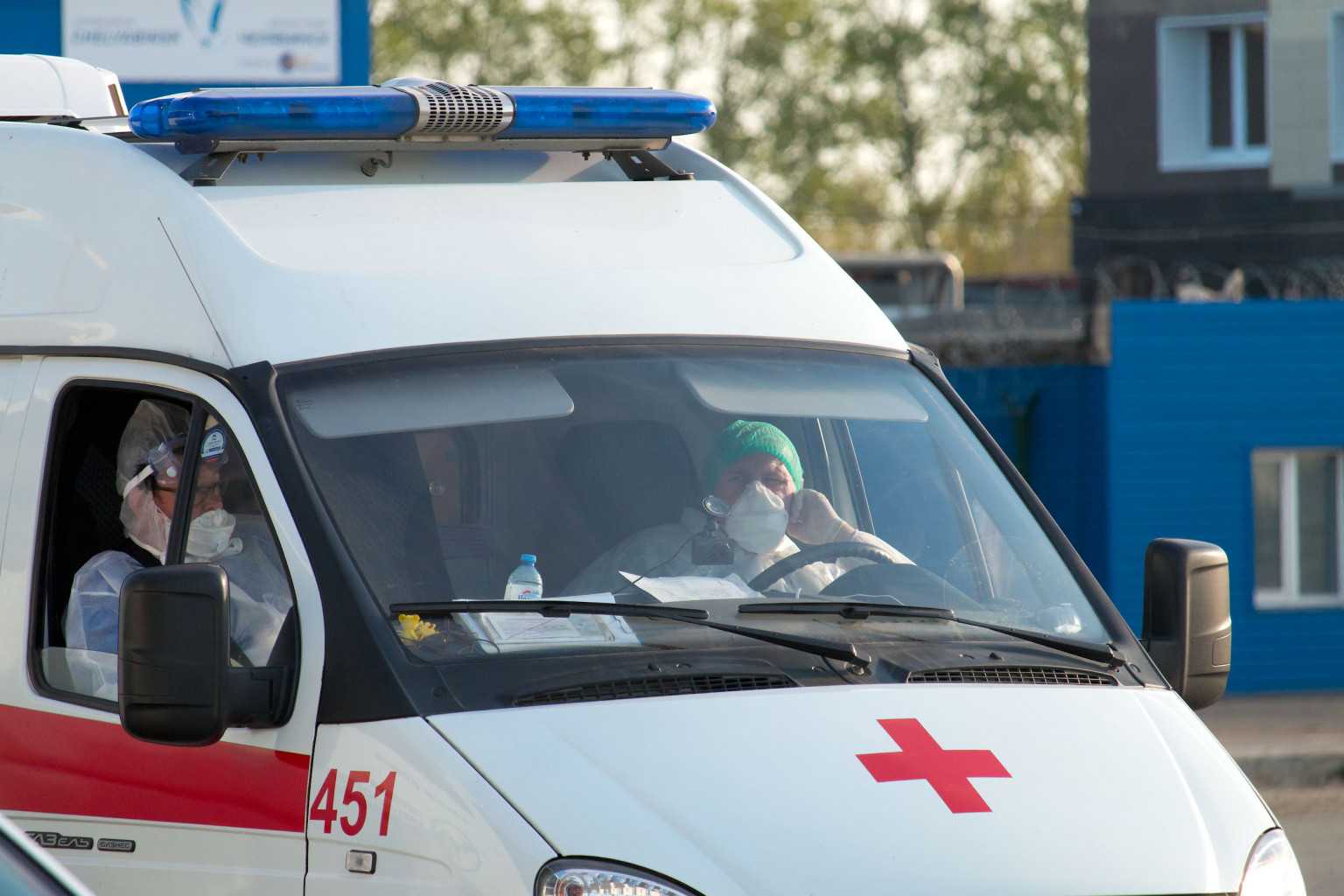 В Челябинске автомобиль врезался в скорую помощь