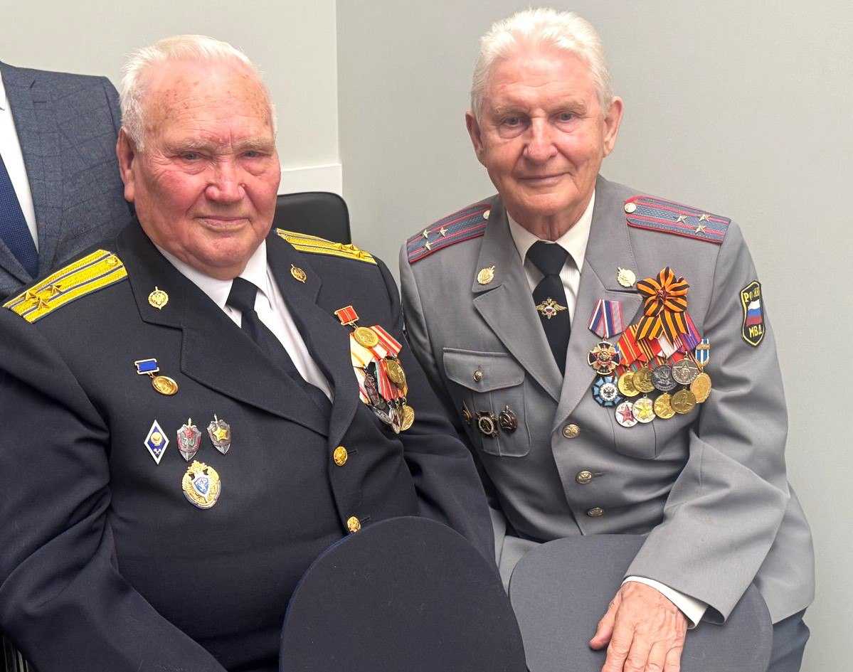 Два ветерана силовых структур стали почетными гражданами Челябинска