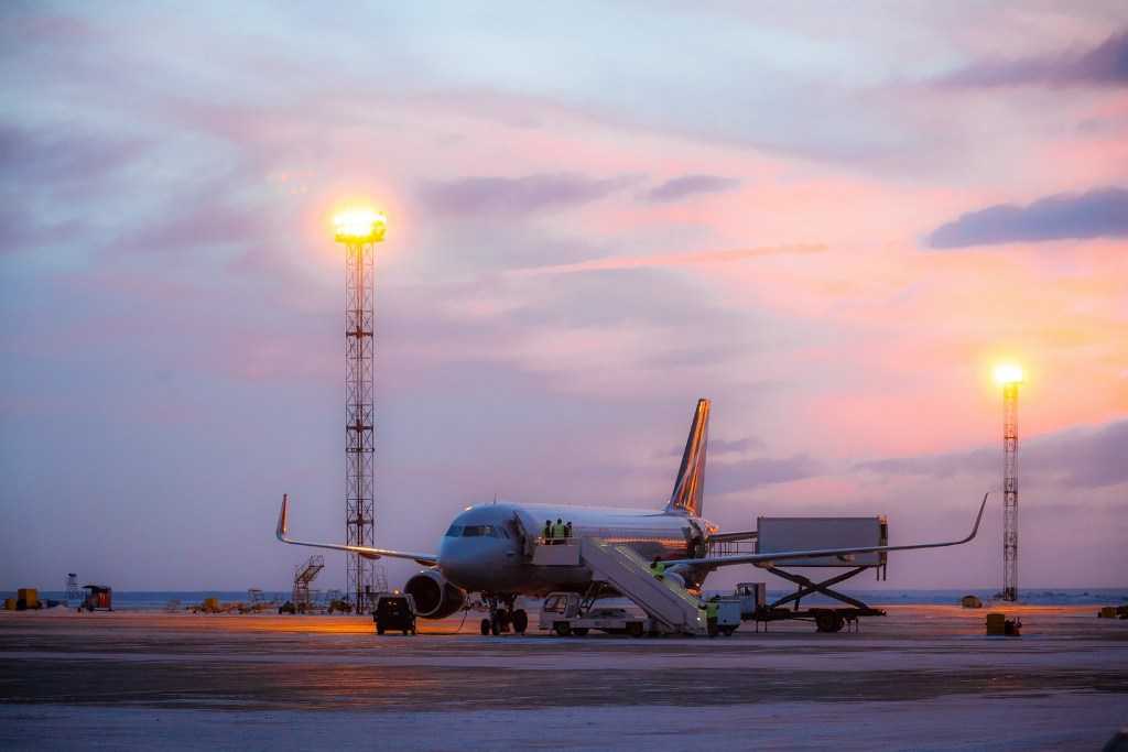 Из-за сильной метели аэропорт Челябинска не принимает самолеты